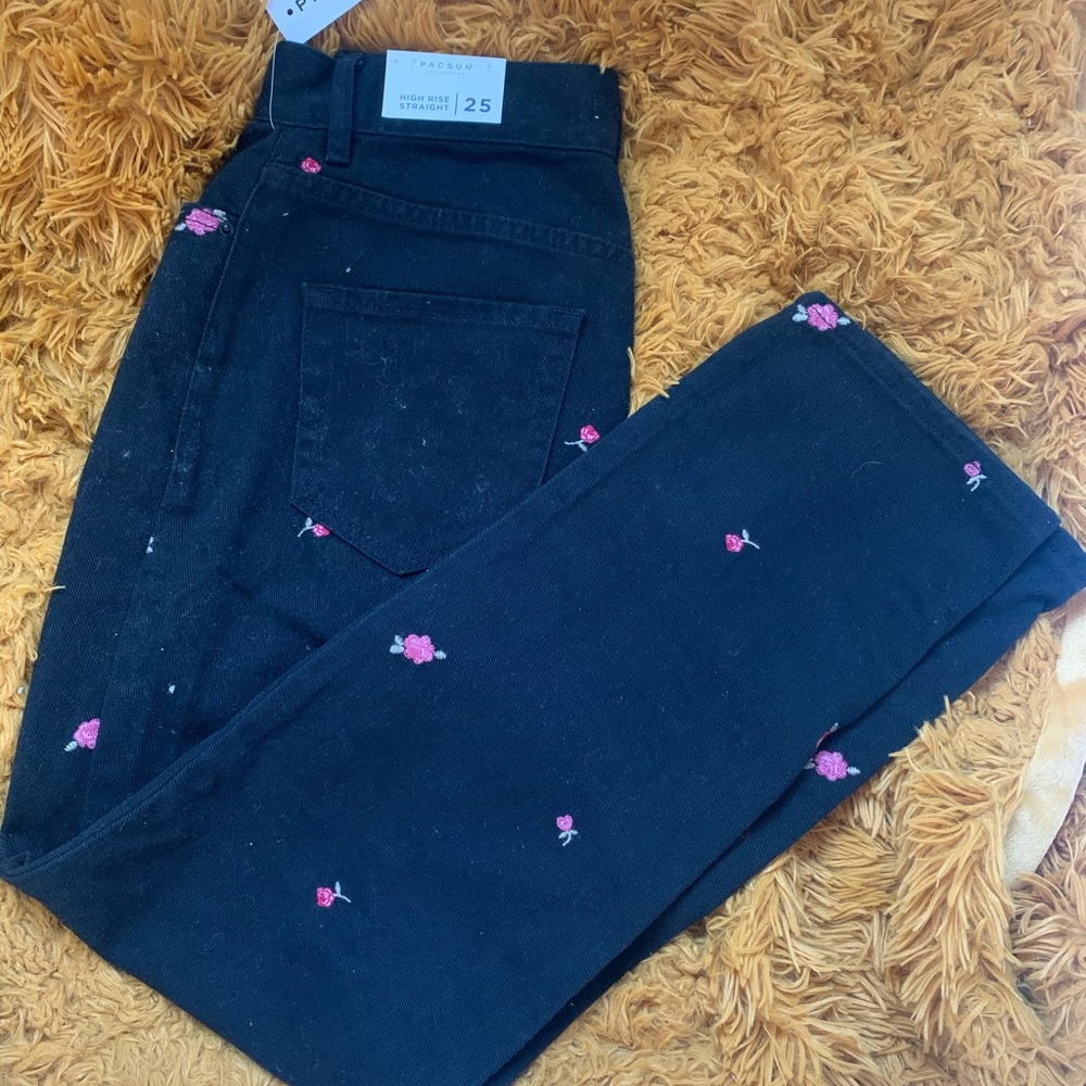 Strait leg mom jeans
